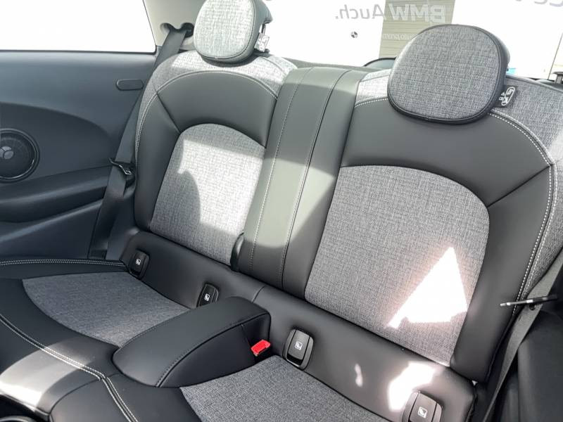 Mini Mini Hatch 3 Portes Cooper SE 184 ch Edition Premium Plus  occasion � Auch - photo n�16
