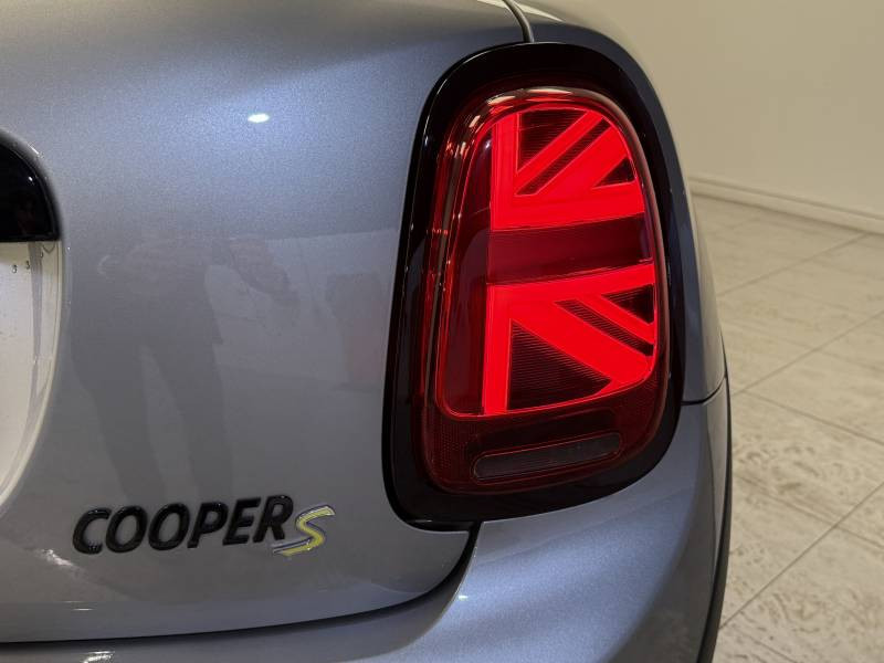Mini Mini Hatch 3 Portes Cooper SE 184 ch Edition Premium  occasion � B�ziers - photo n�9