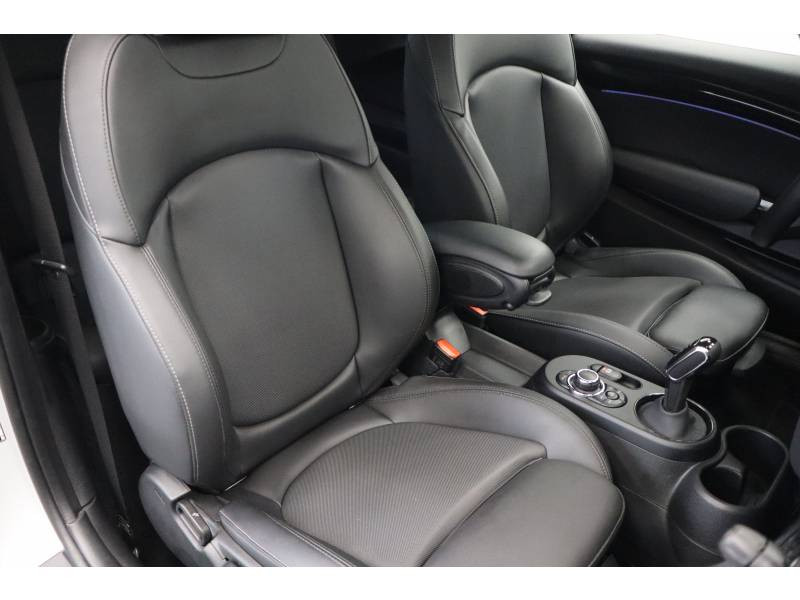 Mini Mini Hatch 3 Portes Cooper SE 184 ch Edition Premium  occasion � Lescar - photo n�11