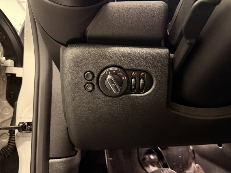 Mini Mini Hatch 3 Portes Cooper SE 184 ch Edition Premium  occasion  Brive-la-Gaillarde - photo n12