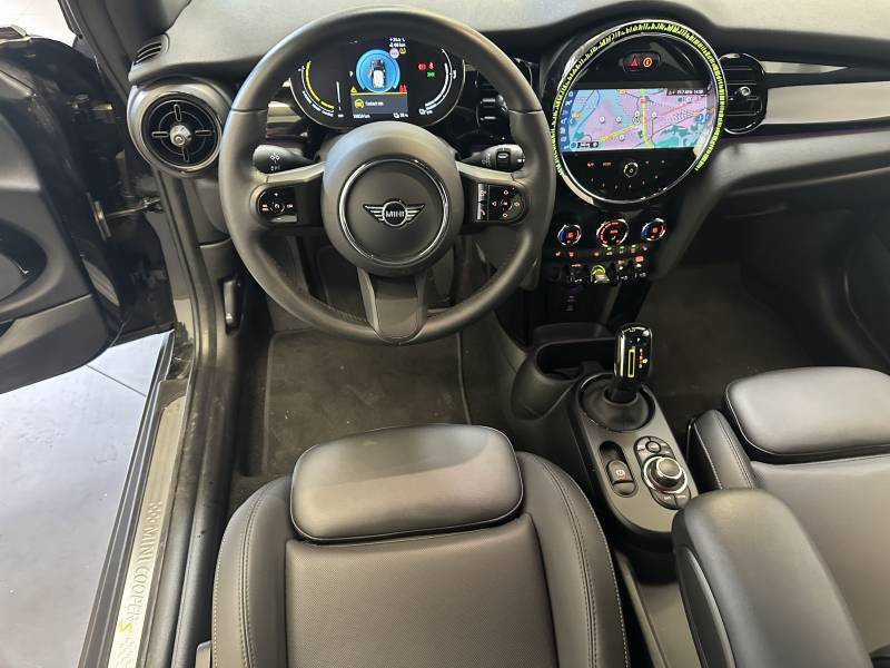 Mini Mini Hatch 3 Portes Cooper SE 184 ch Edition Premium  occasion  Brive-la-Gaillarde - photo n4