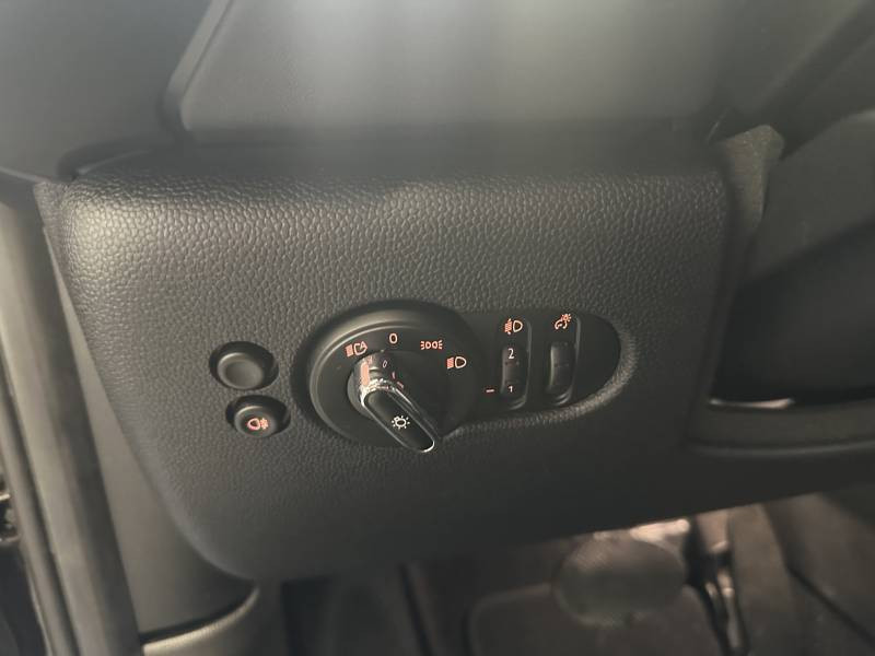 Mini Mini Hatch 3 Portes Cooper SE 184 ch Edition Premium  occasion  Brive-la-Gaillarde - photo n15
