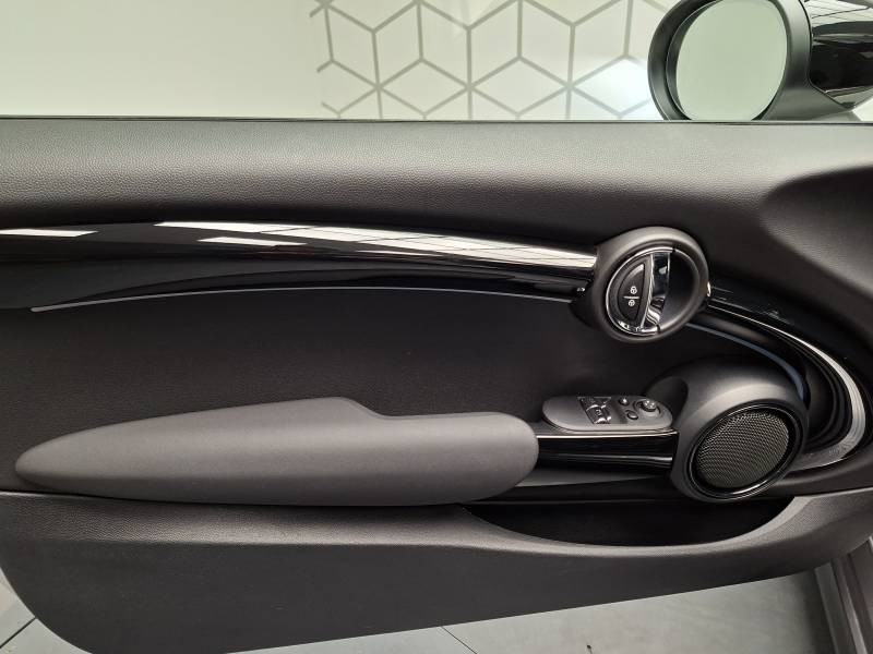 Mini Mini Hatch 3 Portes Cooper SE 184 ch Edition Premium  occasion  Lormont - photo n20