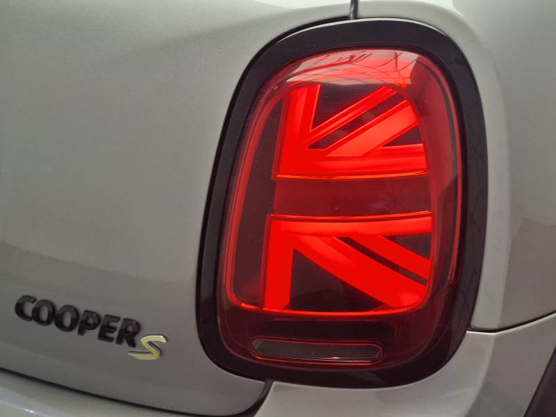 Mini Mini Hatch 3 Portes Cooper SE 184 ch Edition Premium  occasion � Lormont - photo n�17