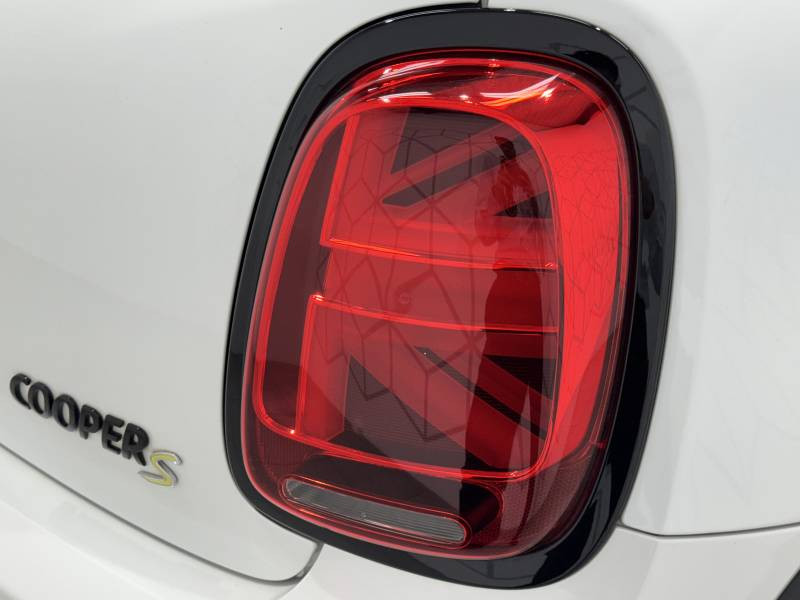 Mini Mini Hatch 3 Portes Cooper SE 184 ch Edition Premium  occasion  Tarbes - photo n15