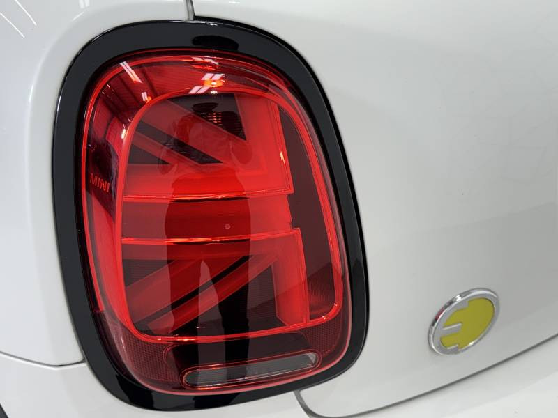 Mini Mini Hatch 3 Portes Cooper SE 184 ch Edition Premium  occasion  Tarbes - photo n16