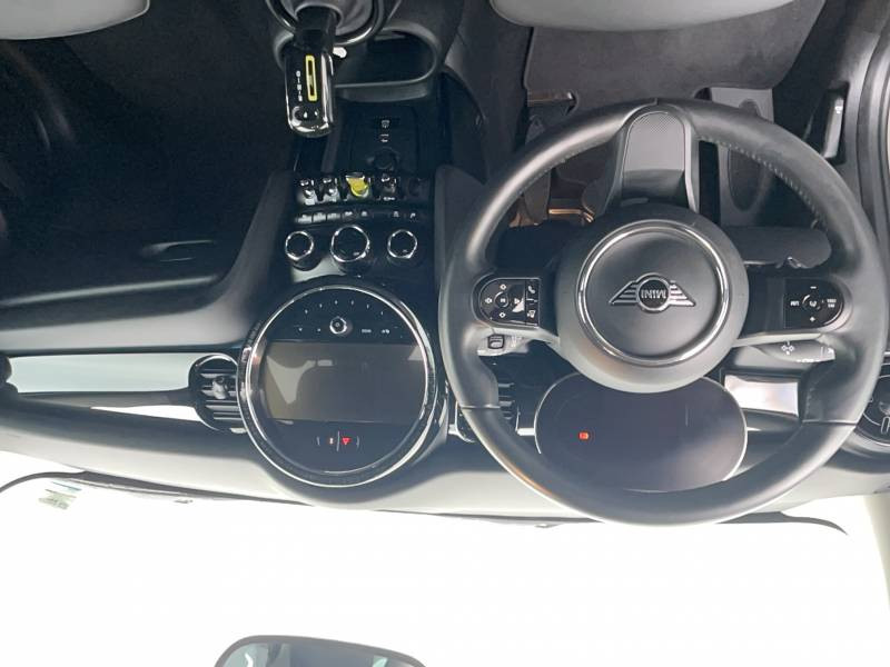 Mini Mini Hatch 3 Portes Cooper SE 184 ch Edition Premium  occasion  Auch - photo n10