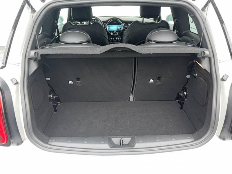 Mini Mini Hatch 3 Portes Cooper SE 184 ch Edition Premium  occasion � Auch - photo n�12