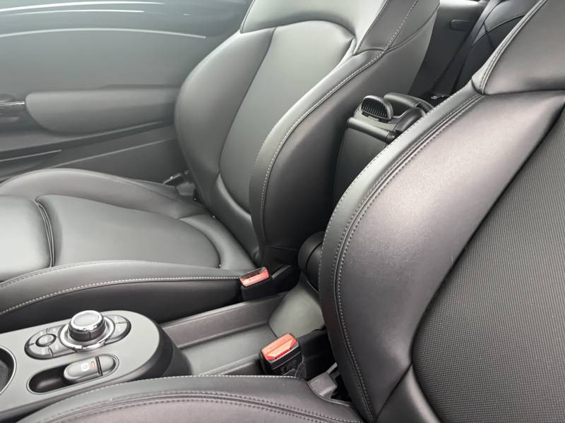 Mini Mini Hatch 3 Portes Cooper SE 184 ch Edition Premium  occasion � Auch - photo n�8