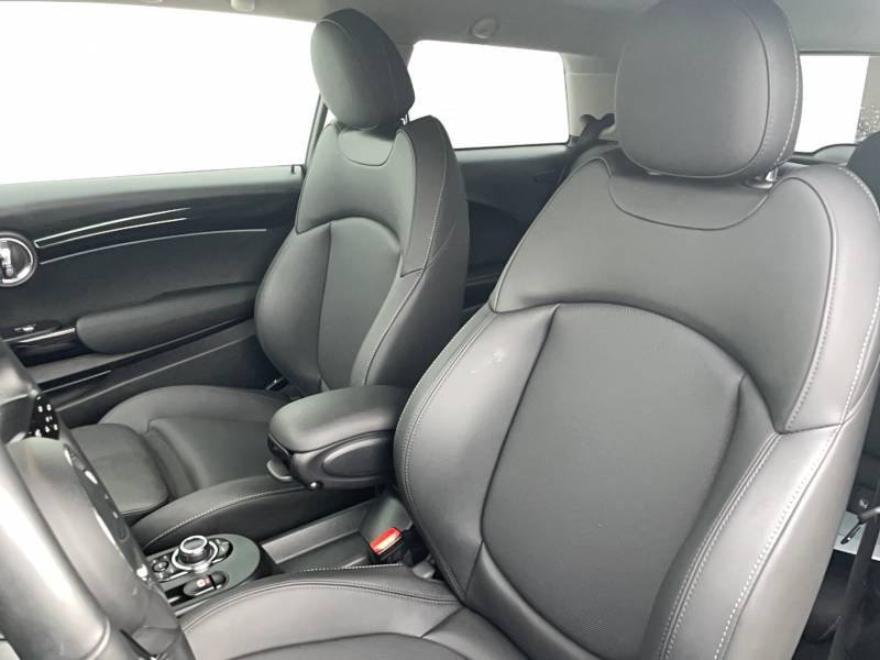 Mini Mini Hatch 3 Portes Cooper SE 184 ch Edition Premium  occasion � Auch - photo n�9