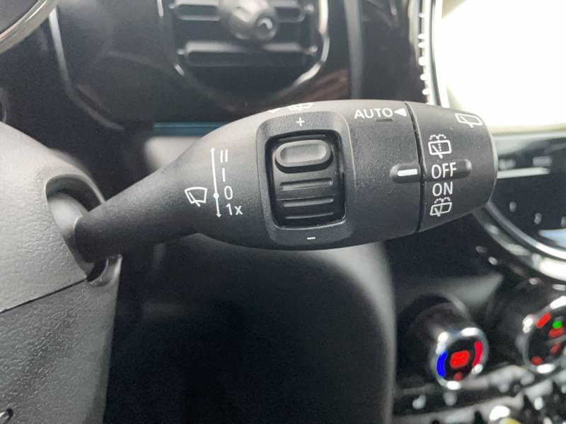 Mini Mini Hatch 3 Portes Cooper SE 184 ch Edition Premium  occasion � Auch - photo n�17