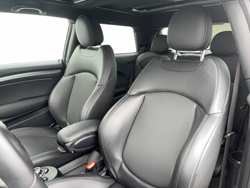 Mini Mini Hatch 3 Portes Cooper SE 184 ch Electric Collection 2021  occasion � Auch - photo n�9