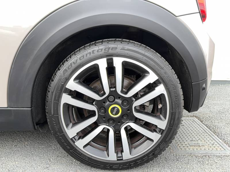 Mini Mini Hatch 3 Portes Cooper SE 184 ch Electric Collection 2021  occasion � Auch - photo n�16