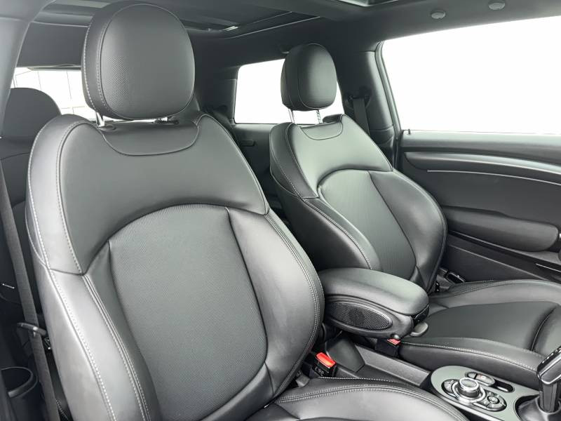 Mini Mini Hatch 3 Portes Cooper SE 184 ch Electric Collection 2021  occasion � Auch - photo n�14