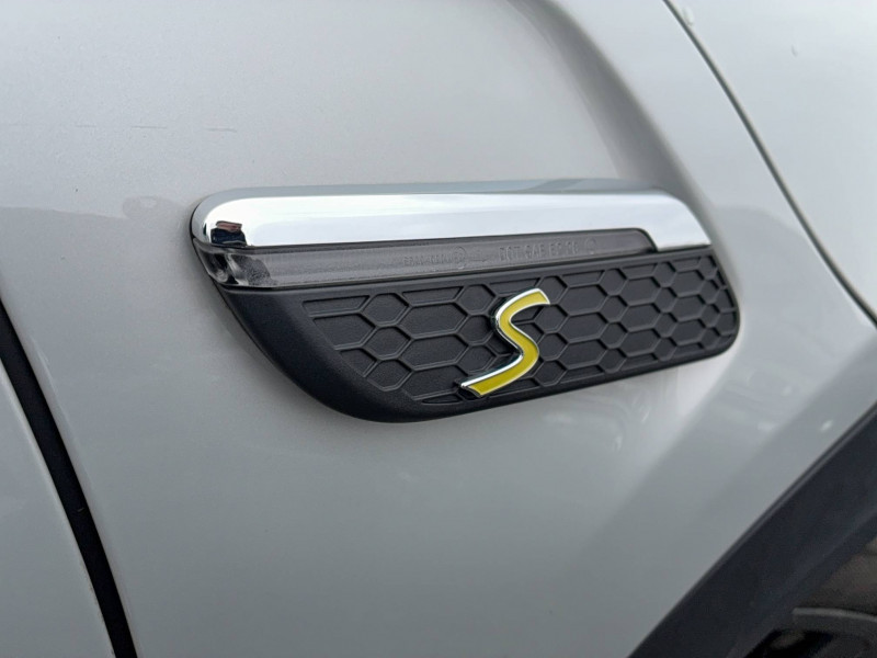 Mini Mini Hatch 3 Portes Cooper SE 184 ch Essential 3p  occasion � Muret - photo n�12