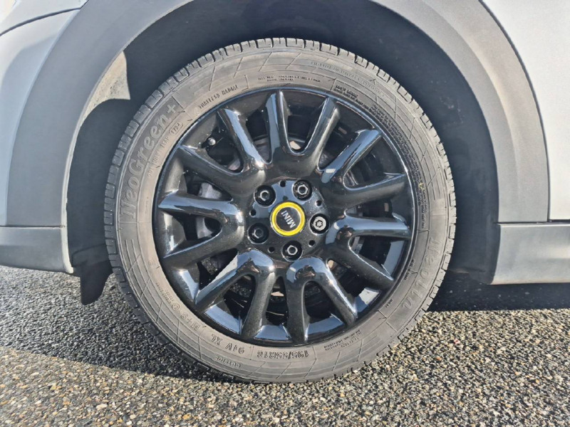 Mini Mini Hatch 3 Portes Cooper SE 184 ch Essential 3p  occasion � Bo� - photo n�8