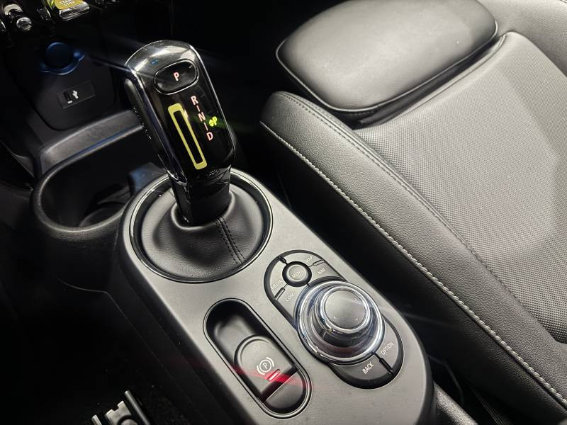 Mini Mini Hatch 3 Portes Cooper SE 184 ch Essential  occasion � Carcassonne - photo n�6