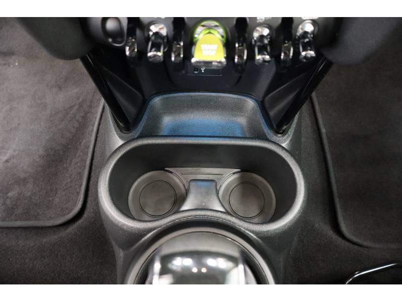 Mini Mini Hatch 3 Portes Cooper SE 184 ch Essential  occasion � Lescar - photo n�9