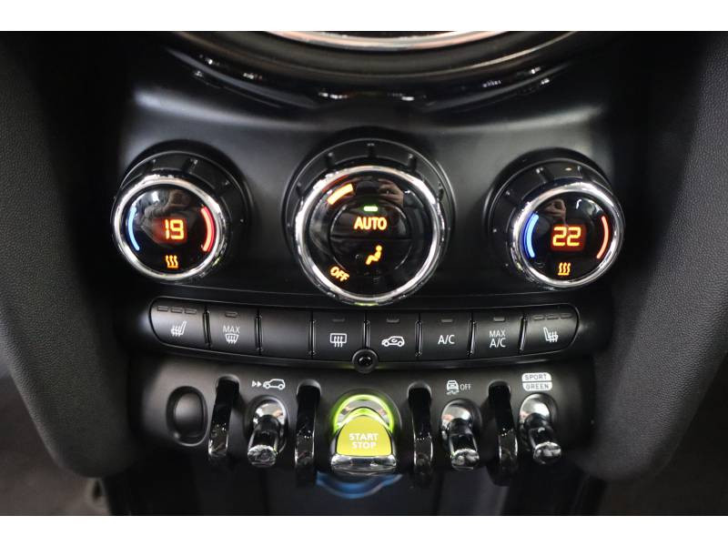 Mini Mini Hatch 3 Portes Cooper SE 184 ch Essential  occasion � Lescar - photo n�11