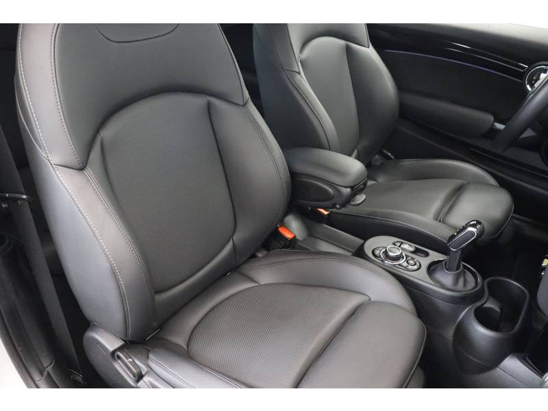 Mini Mini Hatch 3 Portes Cooper SE 184 ch Essential  occasion � Lescar - photo n�11