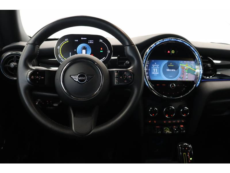 Mini Mini Hatch 3 Portes Cooper SE 184 ch Essential  occasion � Lescar - photo n�10