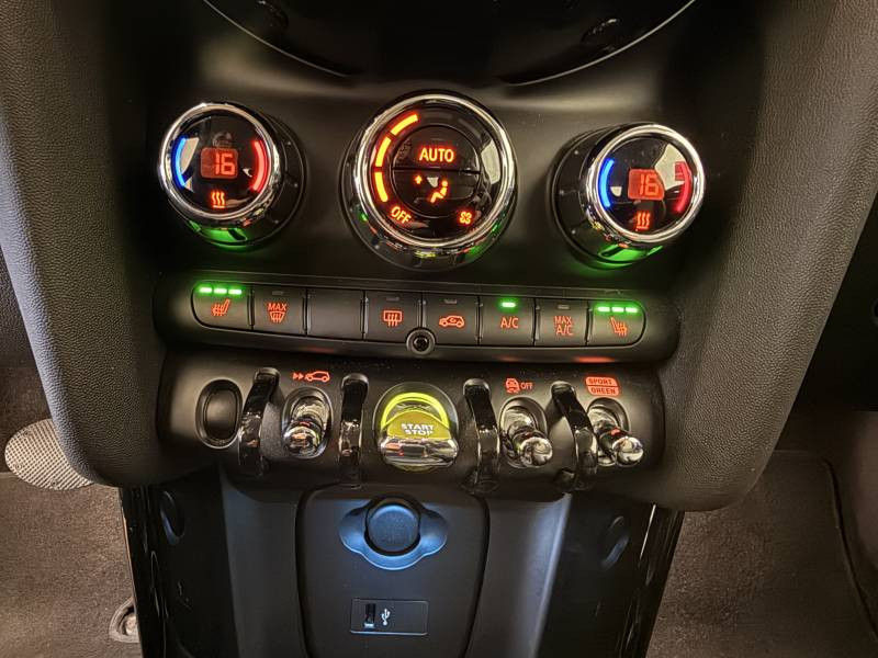 Mini Mini Hatch 3 Portes Cooper SE 184 ch Essential  occasion � Brive-la-Gaillarde - photo n�16