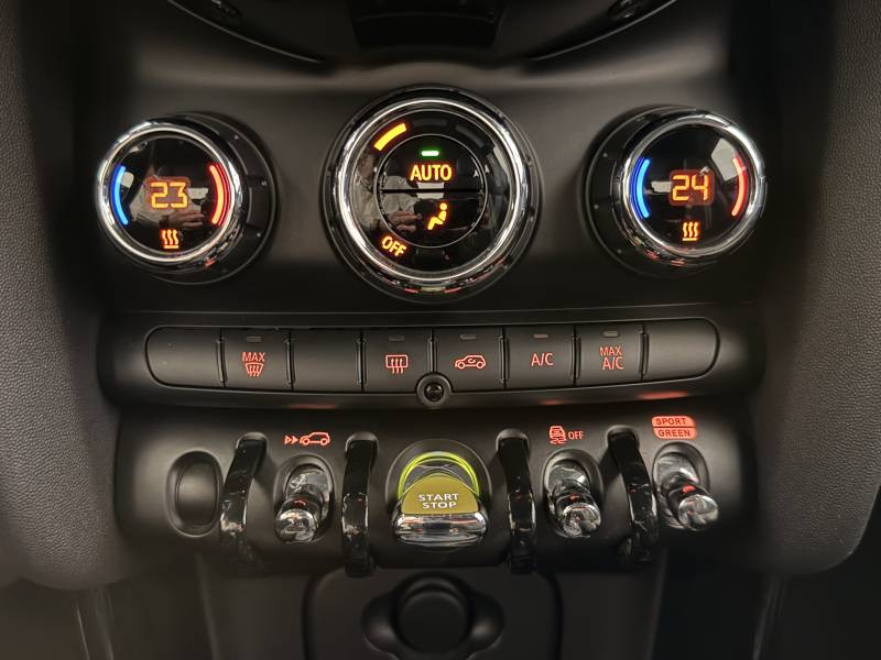 Mini Mini Hatch 3 Portes Cooper SE 184 ch Essential  occasion � Brive-la-Gaillarde - photo n�15