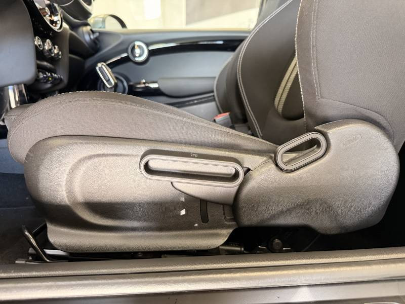 Mini Mini Hatch 3 Portes Cooper SE 184 ch Essential  occasion � Brive-la-Gaillarde - photo n�11