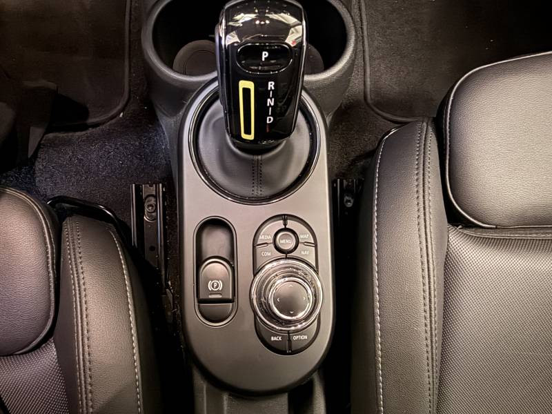 Mini Mini Hatch 3 Portes Cooper SE 184 ch Essential  occasion � Brive-la-Gaillarde - photo n�15