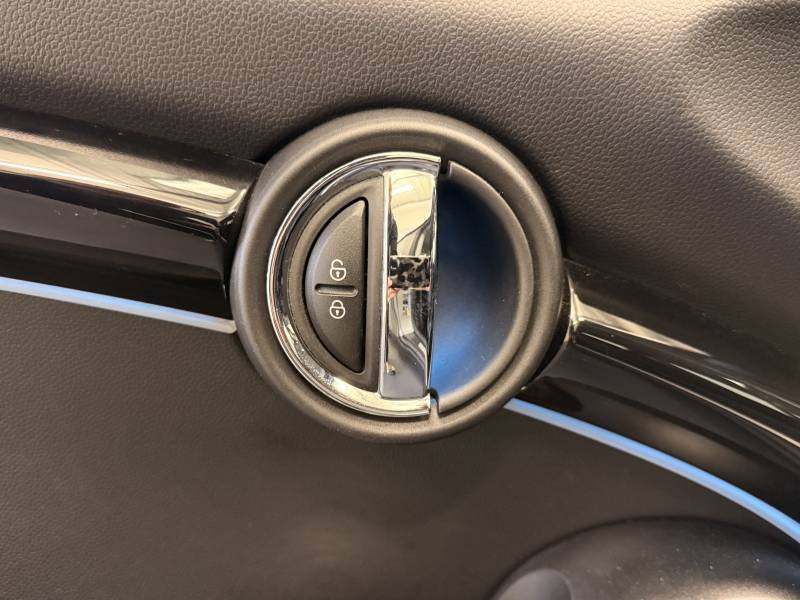 Mini Mini Hatch 3 Portes Cooper SE 184 ch Essential  occasion � Brive-la-Gaillarde - photo n�9