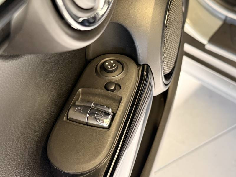 Mini Mini Hatch 3 Portes Cooper SE 184 ch Essential  occasion � Brive-la-Gaillarde - photo n�10