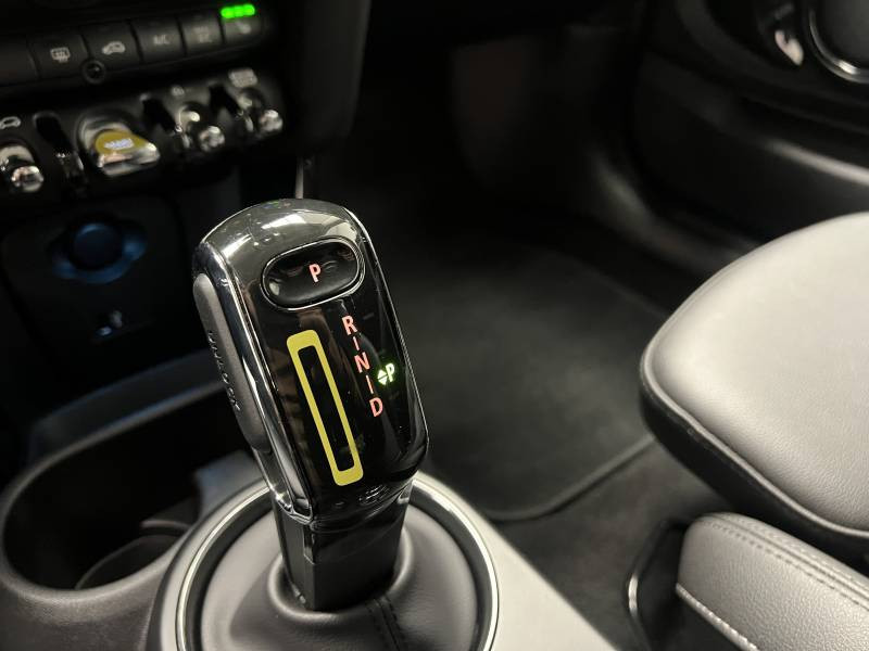 Mini Mini Hatch 3 Portes Cooper SE 184 ch Essential  occasion  Lormont - photo n10