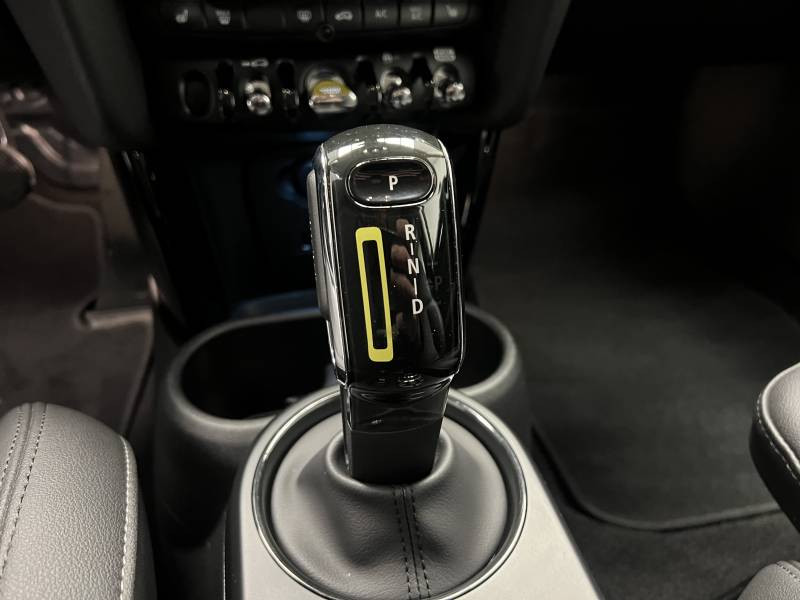 Mini Mini Hatch 3 Portes Cooper SE 184 ch Essential  occasion  Lormont - photo n19