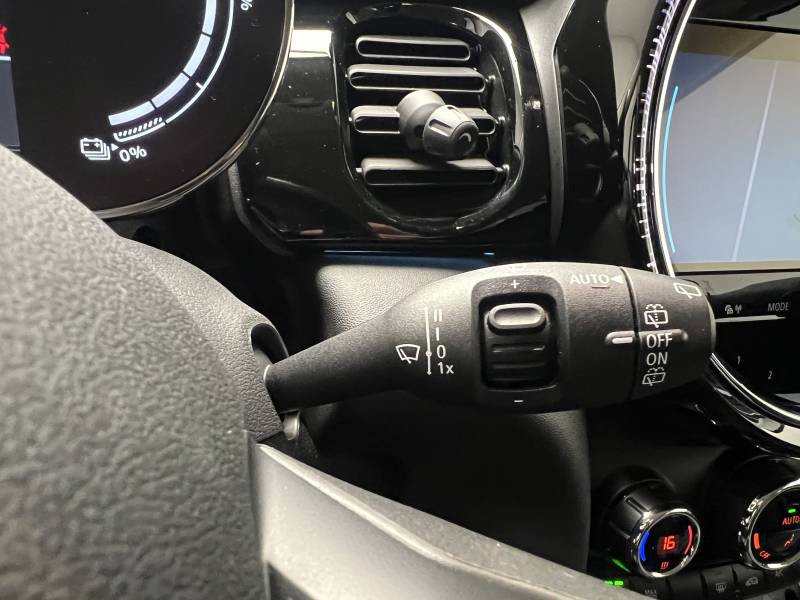 Mini Mini Hatch 3 Portes Cooper SE 184 ch Essential  occasion  Lormont - photo n3