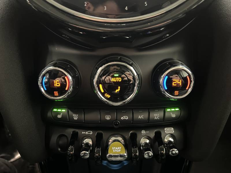 Mini Mini Hatch 3 Portes Cooper SE 184 ch Essential  occasion  Lormont - photo n11