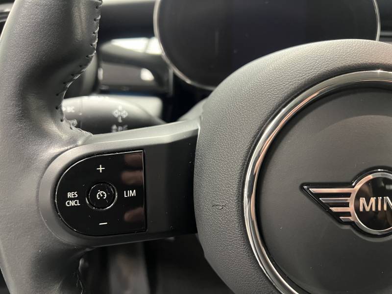 Mini Mini Hatch 3 Portes Cooper SE 184 ch Essential  occasion  Lormont - photo n17