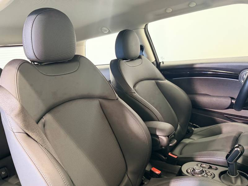 Mini Mini Hatch 3 Portes Cooper SE 184 ch Essential  occasion � Tarbes - photo n�12