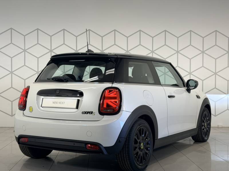 Mini Mini Hatch 3 Portes Cooper SE 184 ch Essential  occasion � Tarbes - photo n�4