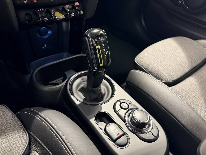 Mini Mini Hatch 3 Portes Cooper SE 184 ch Essential  occasion � Tarbes - photo n�8