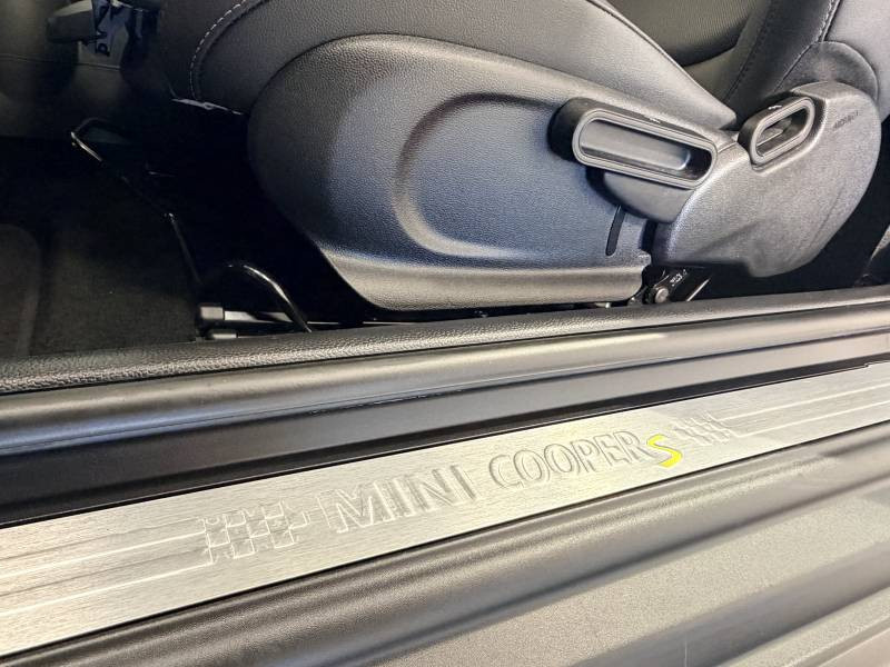 Mini Mini Hatch 3 Portes Cooper SE 184 ch Essential  occasion � Tarbes - photo n�19