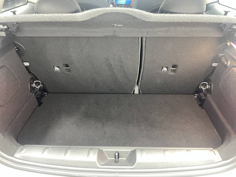 Mini Mini Hatch 3 Portes Cooper SE 184 ch Finition Classic  occasion  Lormont - photo n16