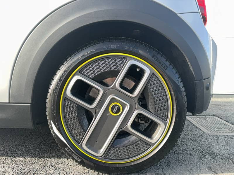 Mini Mini Hatch 3 Portes Cooper SE 184 ch Finition Greenwich  occasion  Auch - photo n19