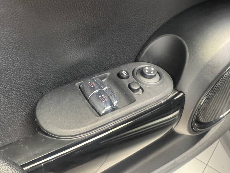 Mini Mini Hatch 3 Portes Cooper SE 184 ch Finition Yours  occasion � B�ziers - photo n�16