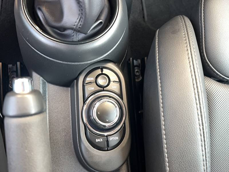 Mini Mini Hatch 3 Portes One 102 ch Edition Camden  occasion � Auch - photo n�18