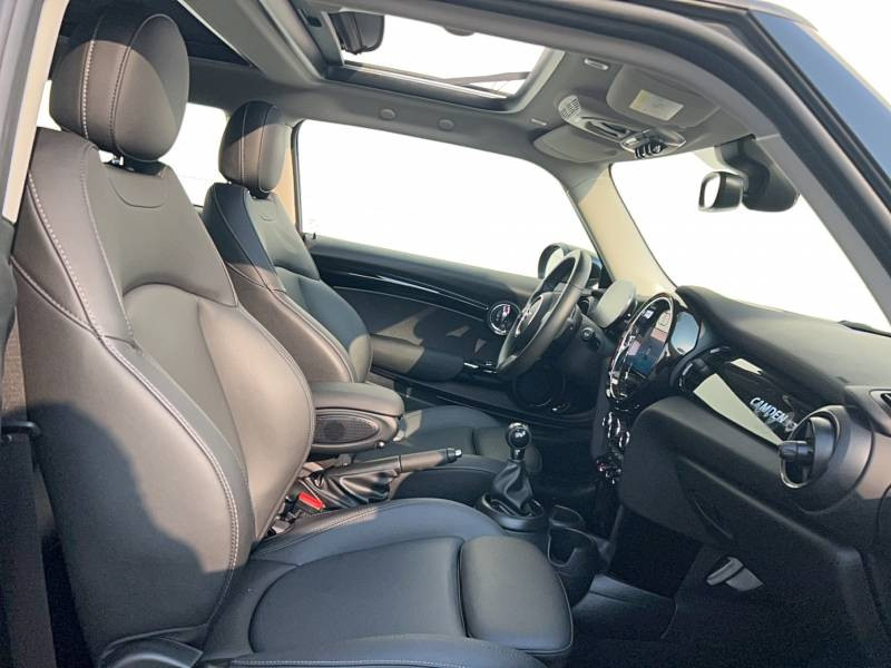 Mini Mini Hatch 3 Portes One 102 ch Edition Camden  occasion � Auch - photo n�14