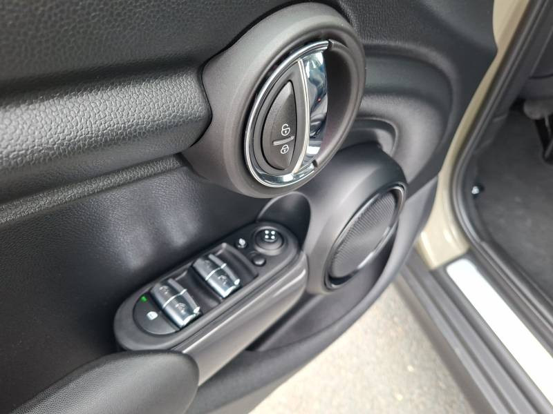 Mini Mini Hatch 5 Portes Cooper 136 ch BVA7 Edition Heddon Street  occasion � Auch - photo n�15