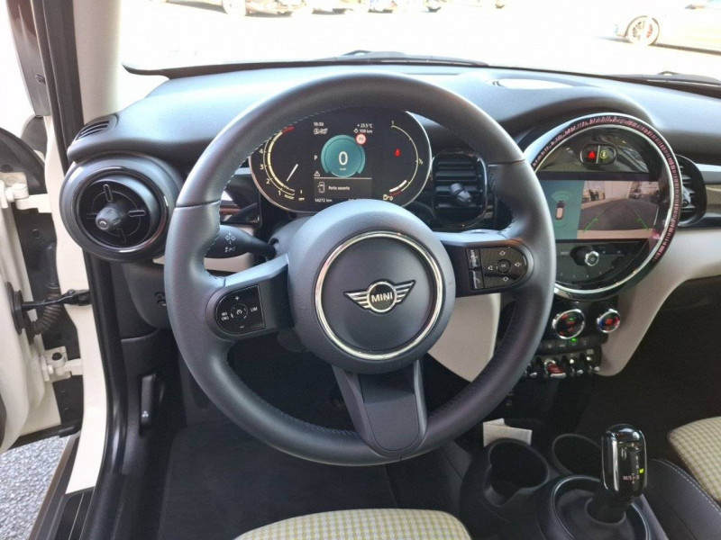 Mini Mini Hatch 5 Portes Cooper 136 ch DKG7 Edition Camden 5p  occasion  Trelissac - photo n6