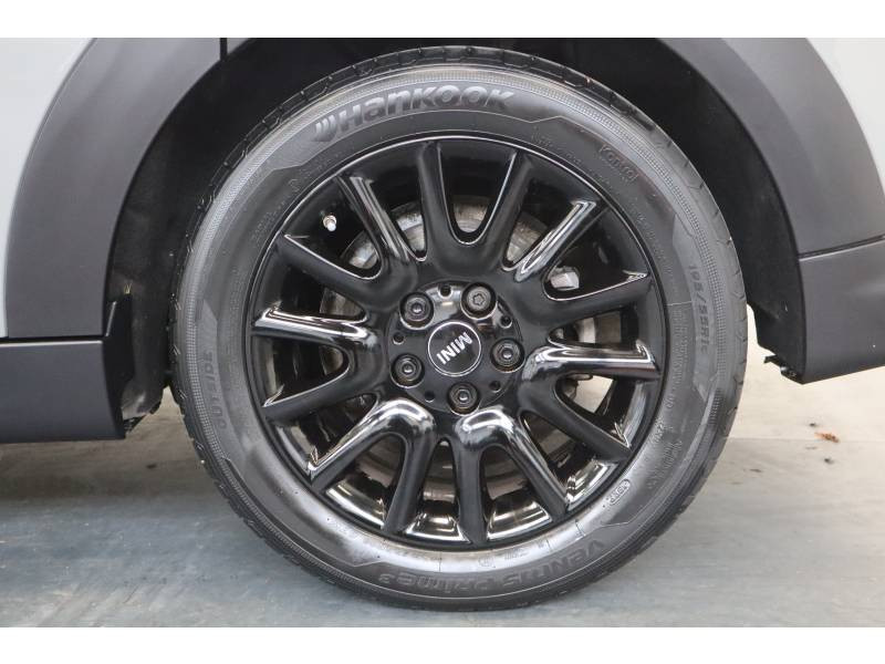 Mini Mini Hatch 5 Portes Cooper 136 ch DKG7 Edition Camden  occasion  Lescar - photo n4