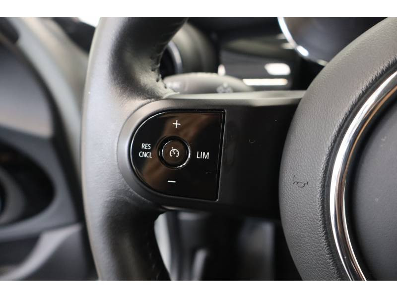 Mini Mini Hatch 5 Portes Cooper 136 ch DKG7 Edition Camden  occasion  Lescar - photo n10
