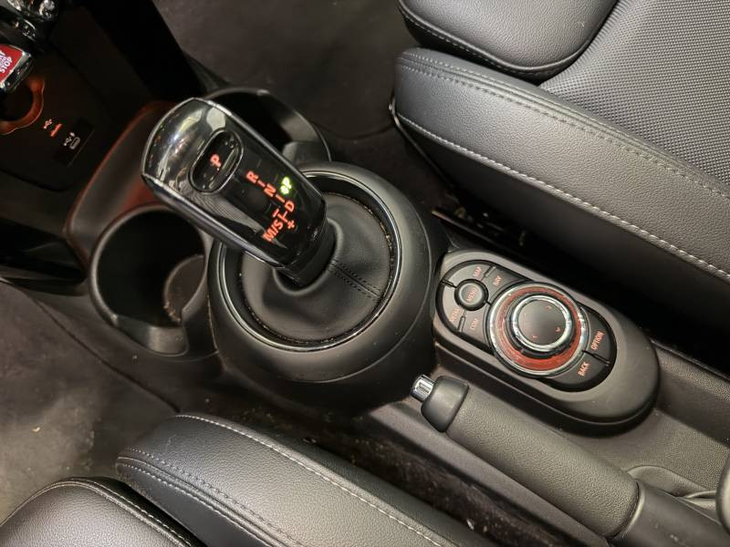 Mini Mini Hatch 5 Portes Cooper 136 ch DKG7 Edition Camden  occasion � Brive-la-Gaillarde - photo n�17